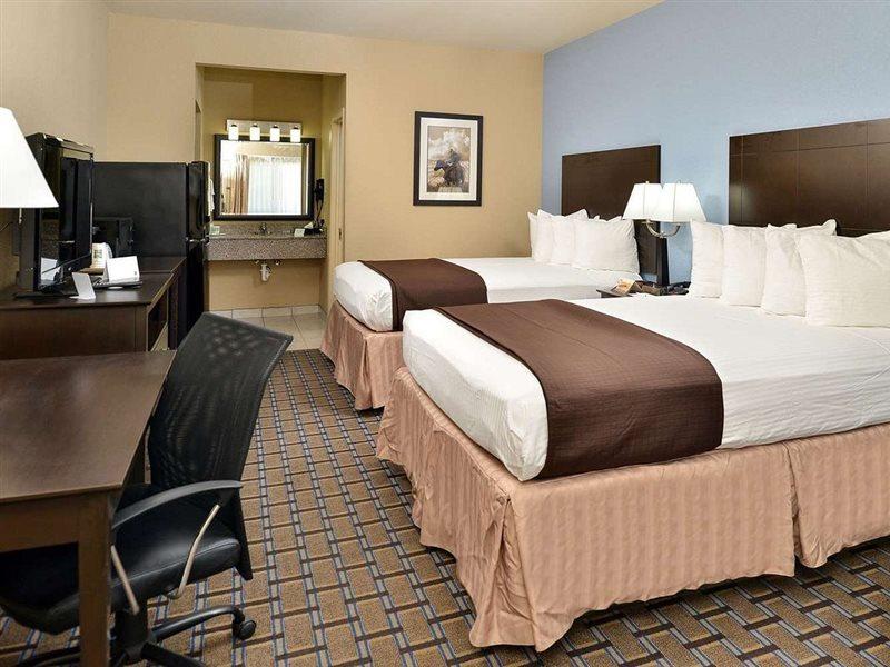 Quality Inn & Suites Carrizo Springs North エクステリア 写真